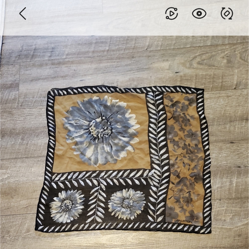 ⚜️Halston Square Scarf⚜️🤎🖤⚜️